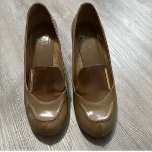 Beautiful taupe authentic Chloe heels. Great condition.